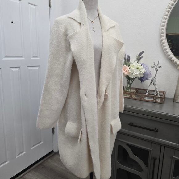 Women's Cream Soft Fuzzy Coatigan Cardigan Jacket S/M Cozy Minimalist Oversize - Picture 2 of 10